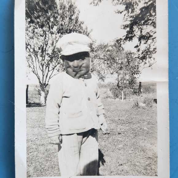 Vintage photo of creepy boy with mask - Picture 2 of 4